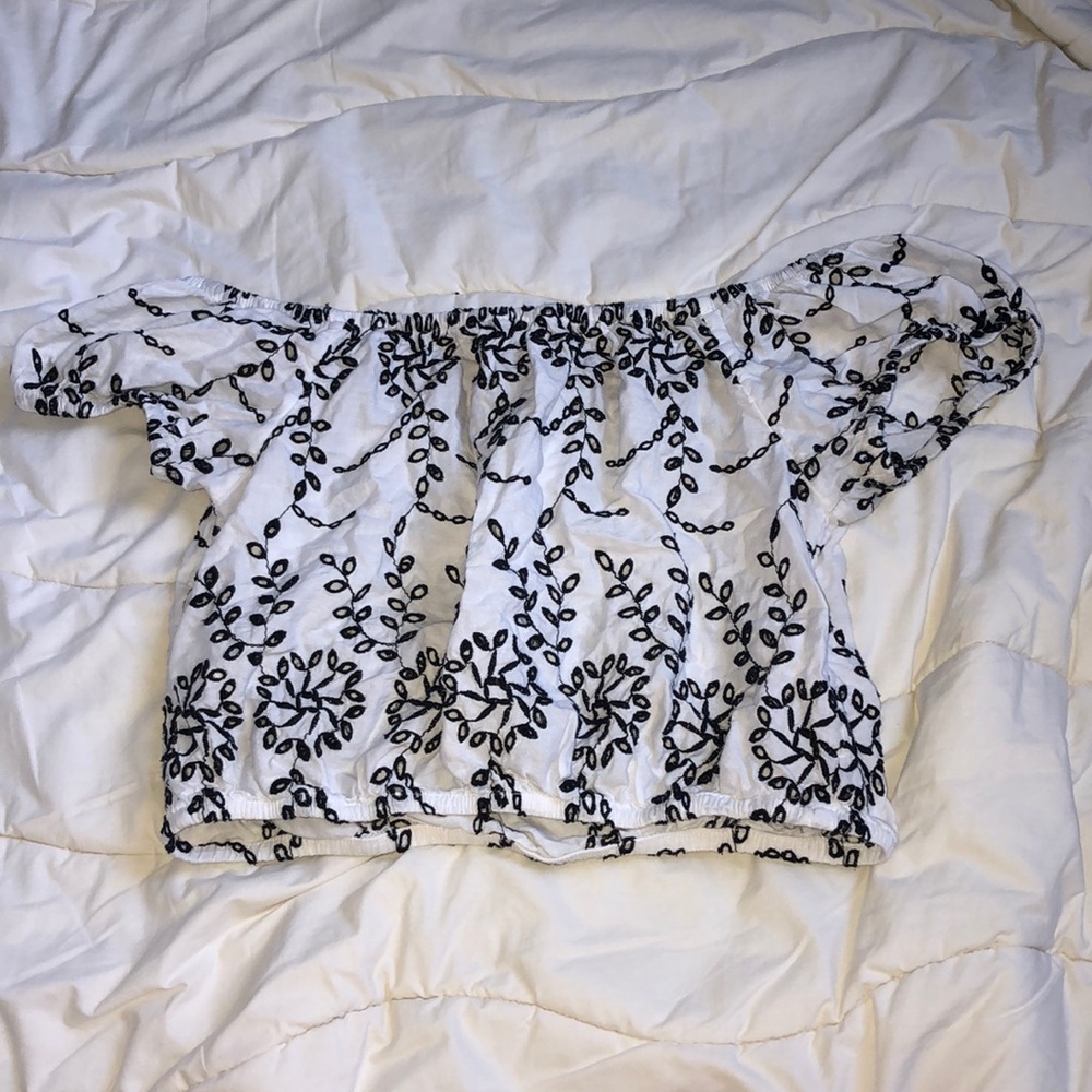 black and white off the shoulder crop top